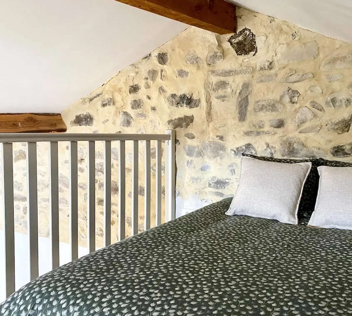 Apartment La Conciergerie 05 - Maison De Campagne - Pleine Nature - Sorbiers - 6Pers France